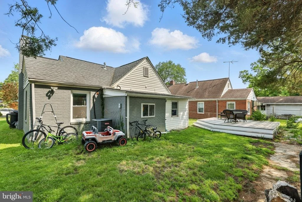 Photo of 6836 STANDISH DRIVE