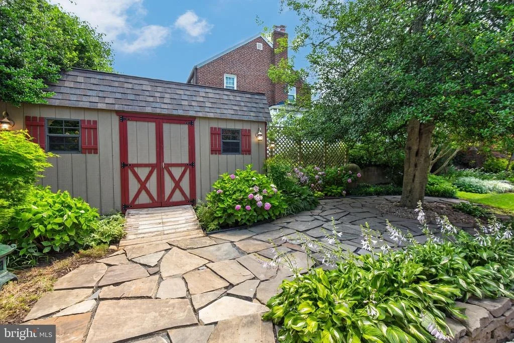 Photo of 9701 LAWNDALE DRIVE