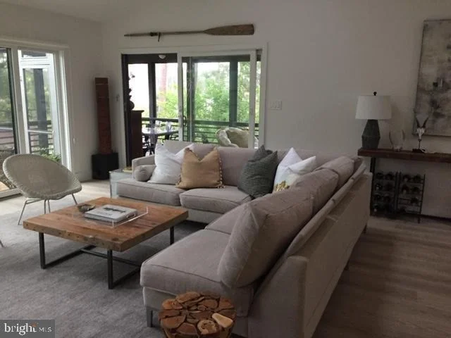 Photo of 927 PINE TREE LANE