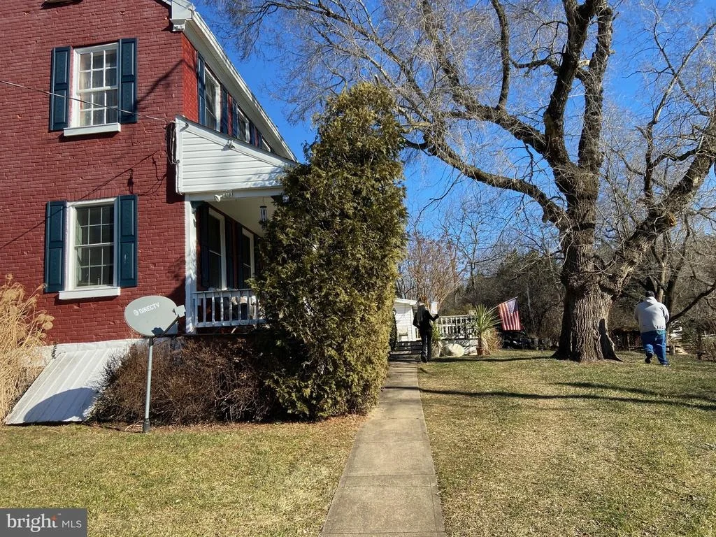 Photo of 3823 ROUNDTREE ROAD