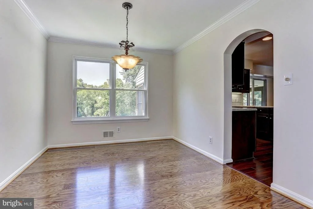 Photo of 18312 QUEEN ELIZABETH DRIVE