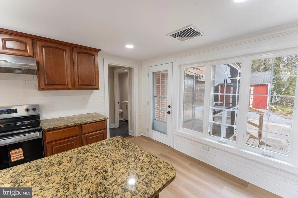 Photo of 227 PINEHURST AVENUE