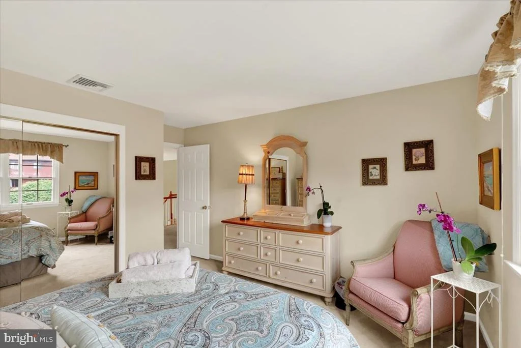 Photo of 225 LOGAN AVENUE