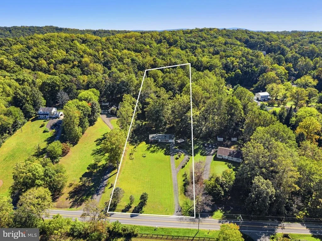 Photo of 9707 CREST HILL ROAD