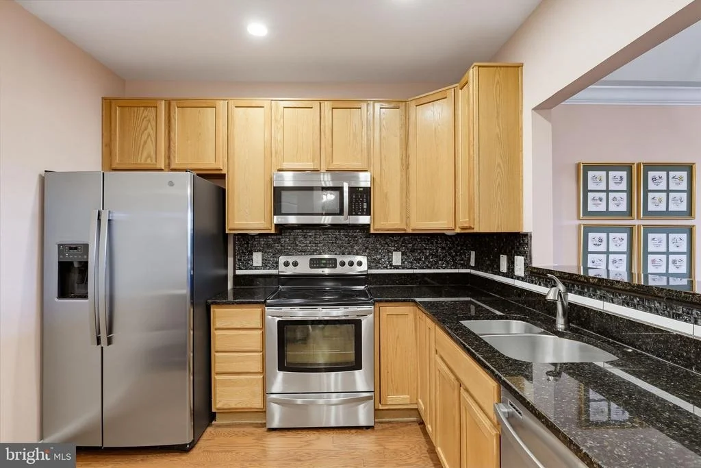Photo of Unit 304 at 7305 MAPLECREST ROAD