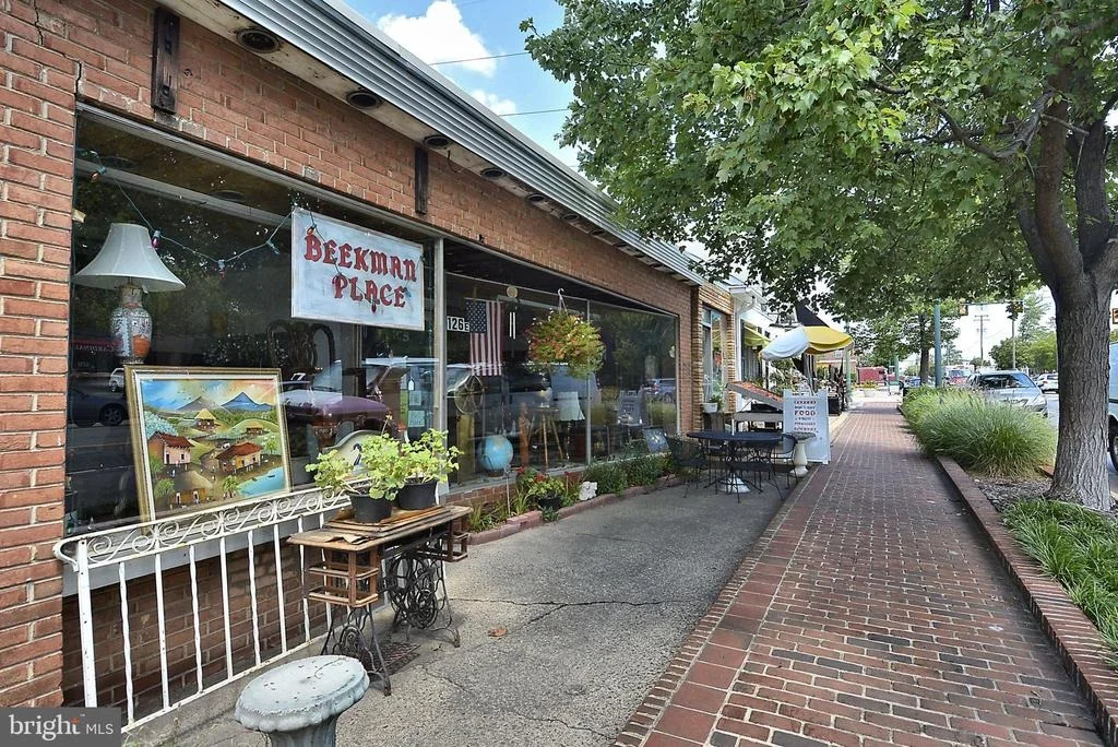 Photo of 8517 ELECTRIC AVE