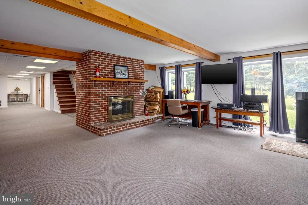 Photo of 1045 DOYLE ROAD