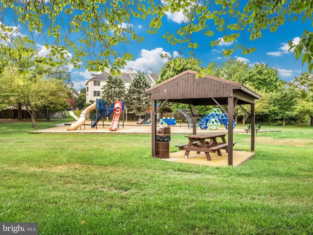 Photo of 2124 COLLINGWOOD LANE