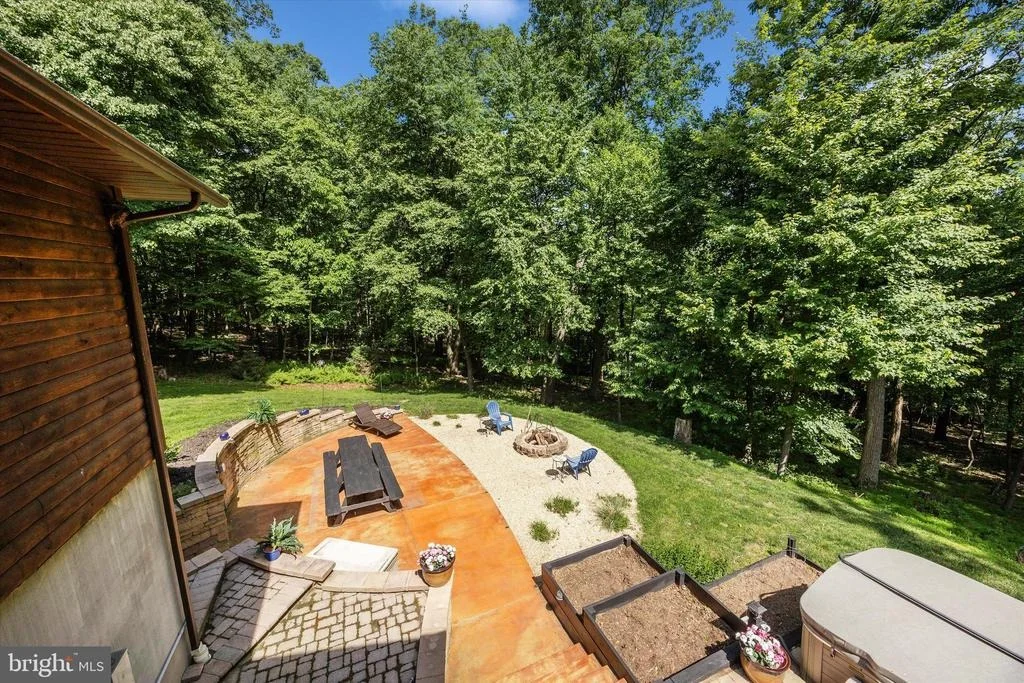 Photo of 7307 BLACK ROAD