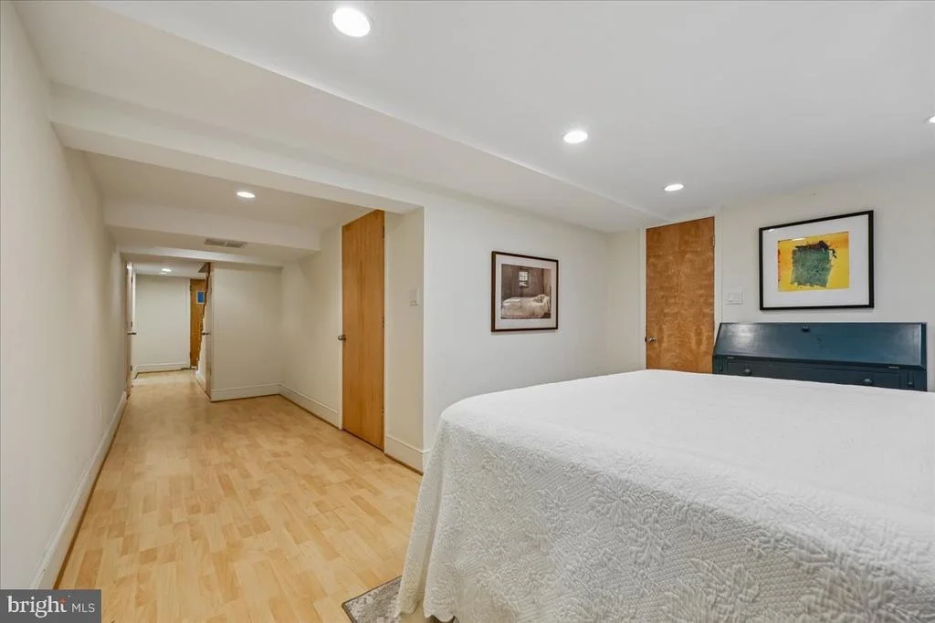 Photo of 1212 WOODSIDE PARKWAY
