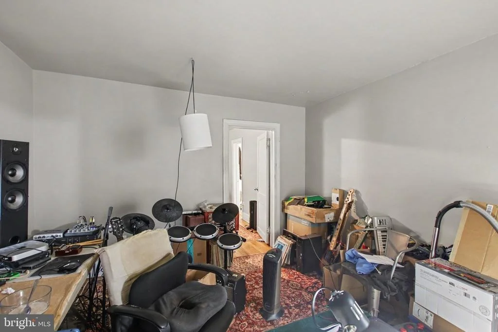 Photo of 4898 SHERIFF ROAD NE