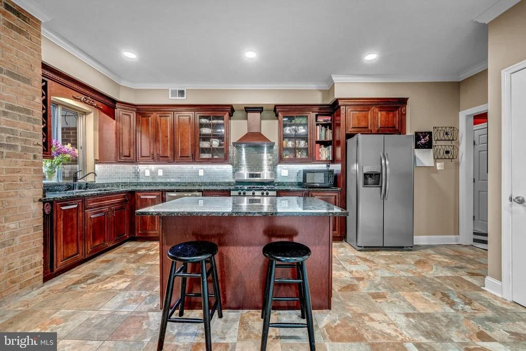 Photo of 1502 HIGHWOOD DRIVE