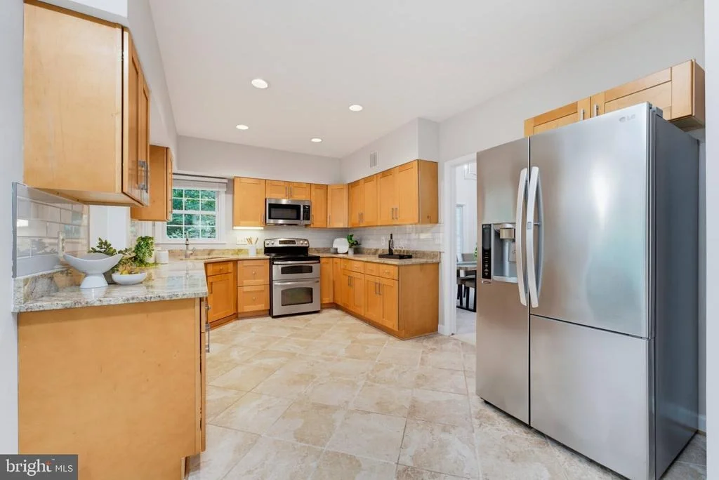 Photo of 7827 BELLEFLOWER DRIVE