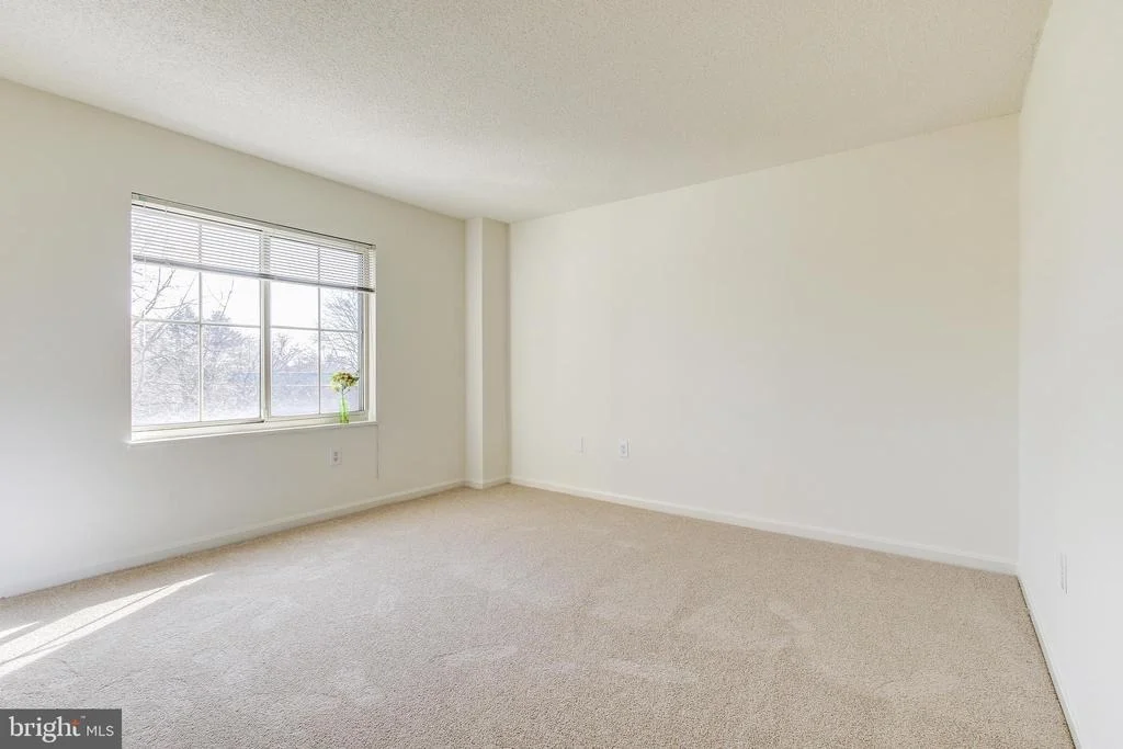 Photo of Unit 403 at 14801 PENNFIELD CIRCLE