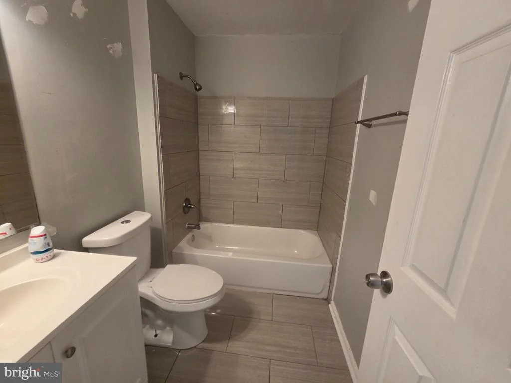 Photo of 20 FOX HOLLOW LANE