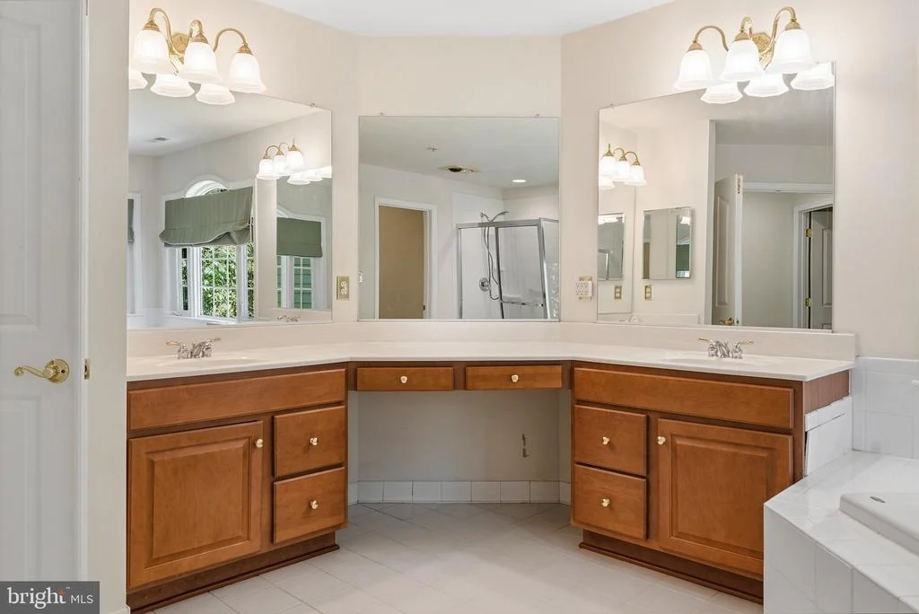 Photo of 915 ZENITH DRIVE