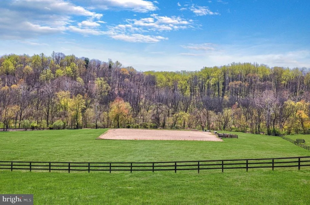 Photo of 9393 BRIAR LANE