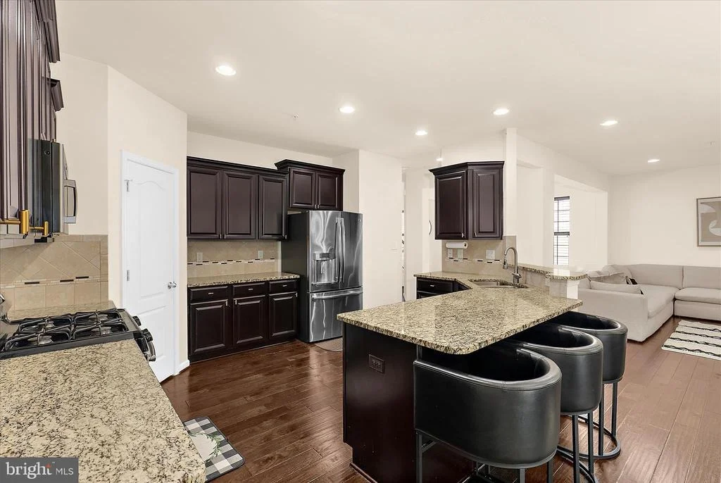 Photo of 7807 STONEBRIAR DRIVE