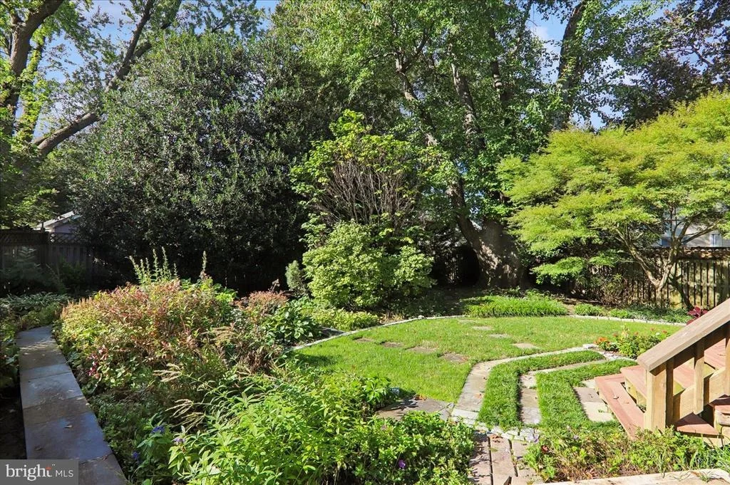 Photo of 8616 LYNBROOK DRIVE