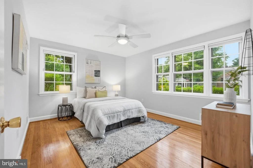 Photo of 5910 OVERLEA ROAD