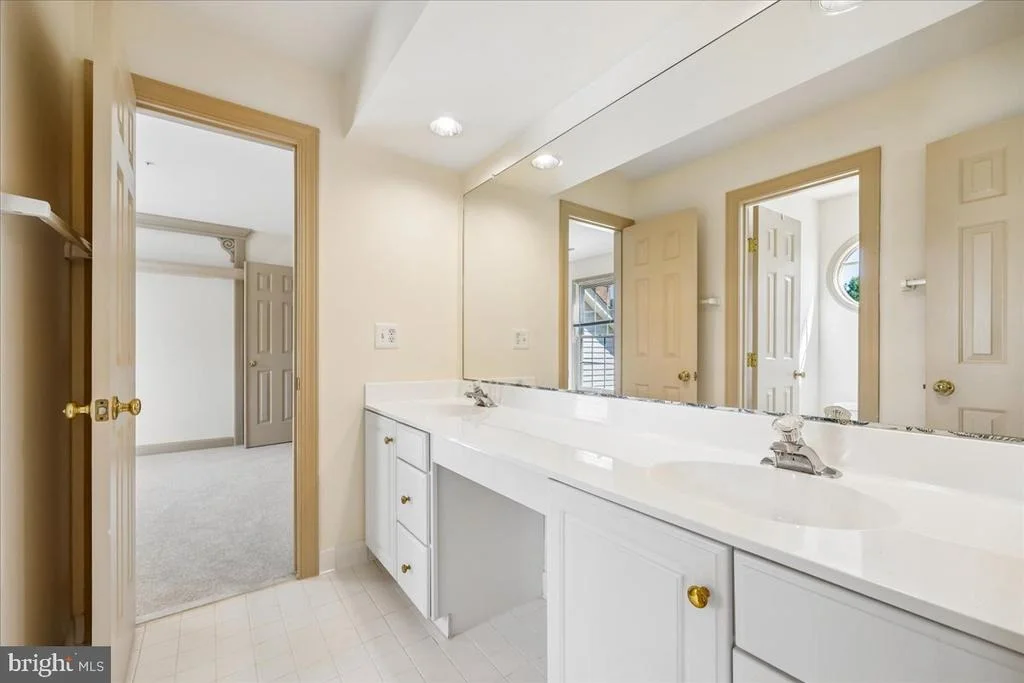 Photo of 21400 MANOR VIEW CIRCLE