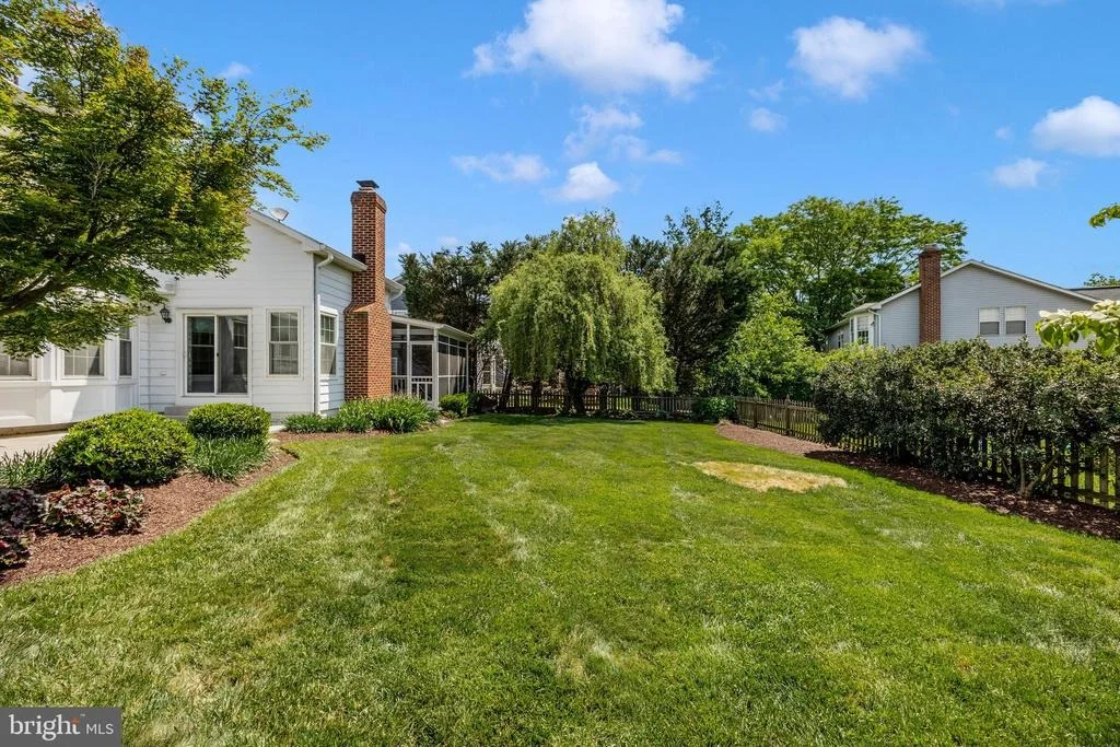 Photo of 6913 SOVEREIGN PLACE
