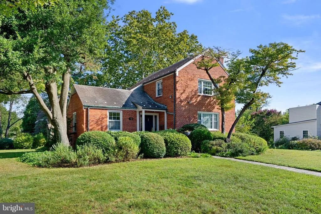 Photo of 19 INDIAN SPRING DRIVE