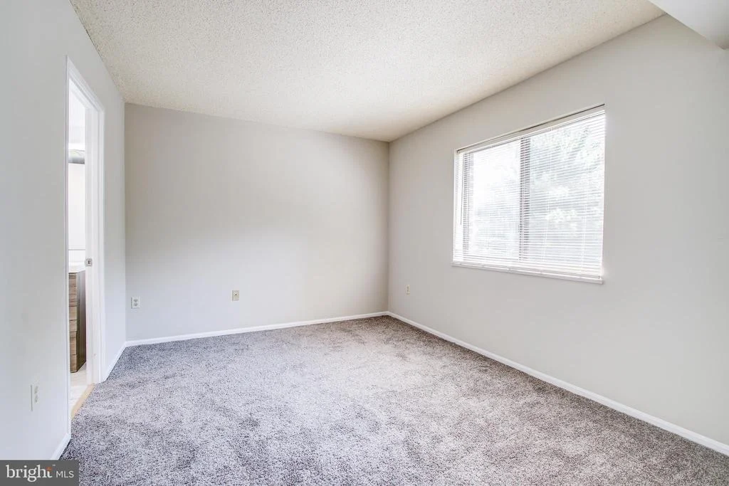 Photo of Unit 3306 at 15115 INTERLACHEN DRIVE
