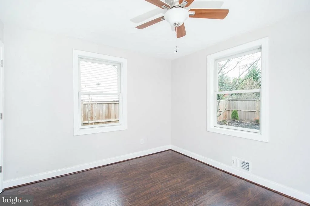 Photo of 9905 SUTHERLAND ROAD