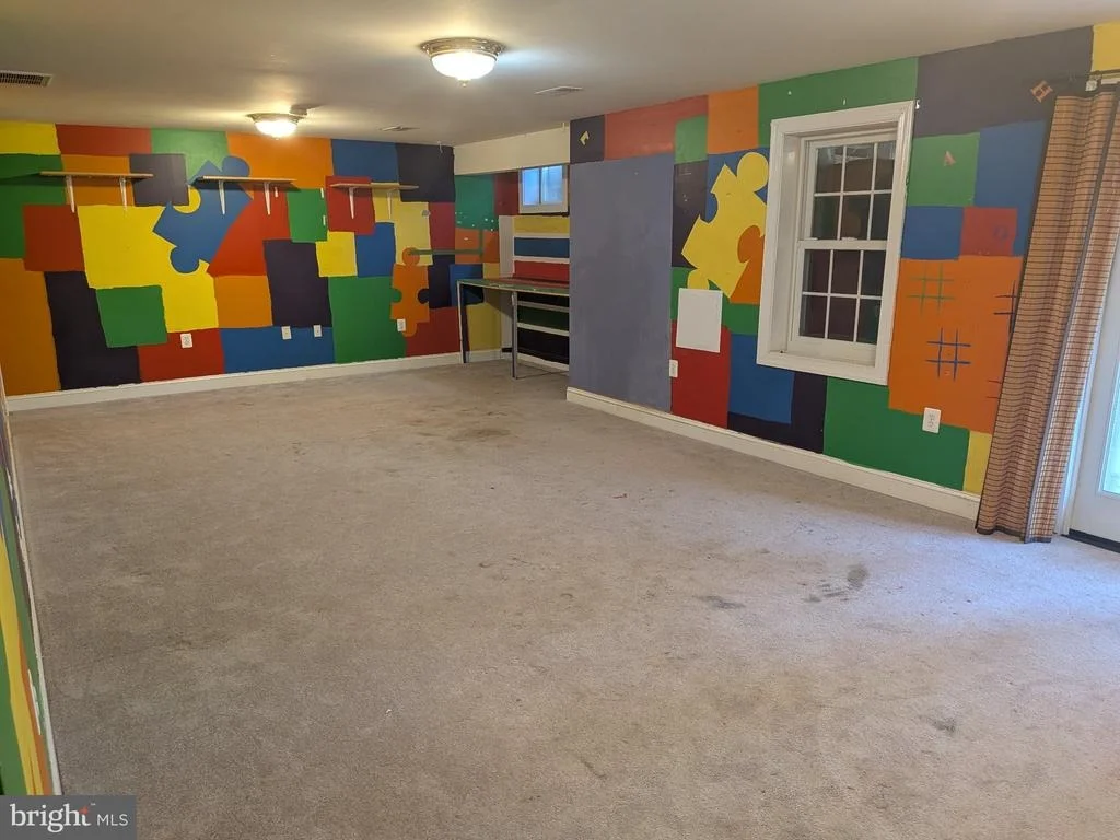 Photo of 823 WOODCREST LOOP