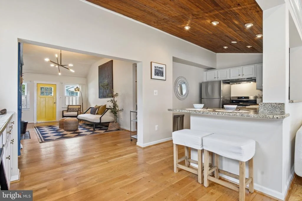 Photo of 1446 RIDGEWAY