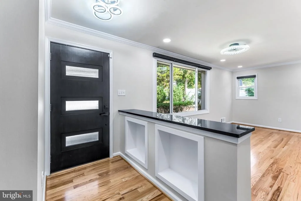 Photo of 6015 FOREST ROAD
