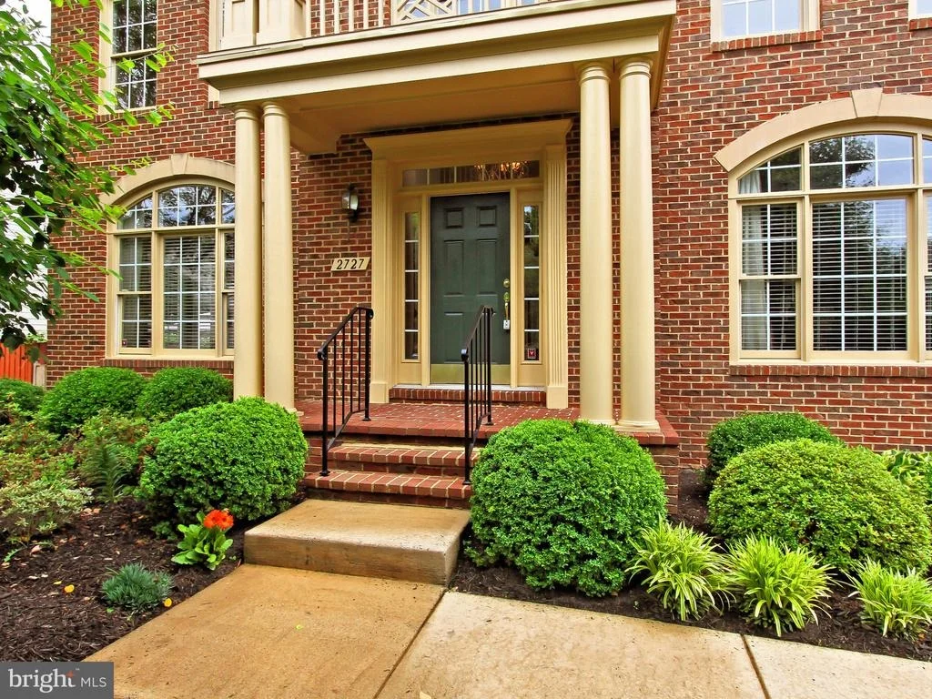 Photo of 2727 ROBALEED WAY
