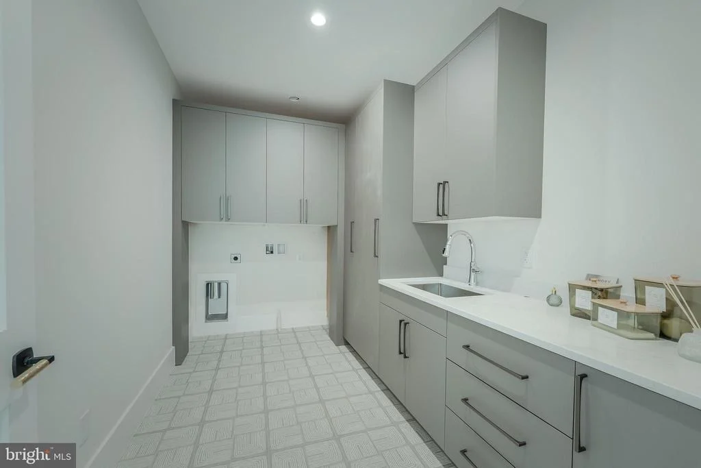 Photo of 7841 OLD DOMINION DRIVE
