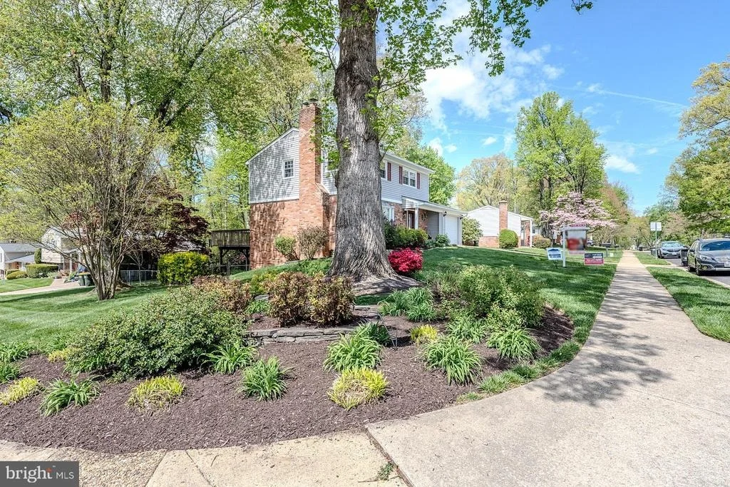 Photo of 6526 GREENVIEW LANE