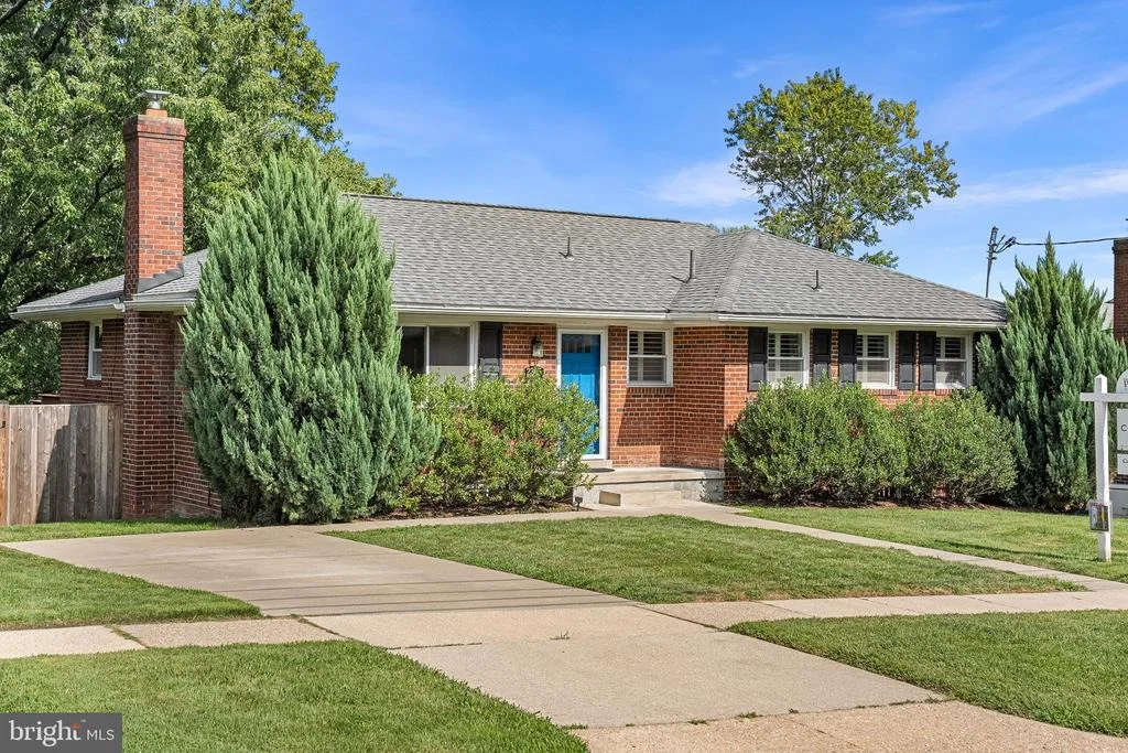 Photo of 2305 PEGGY LANE