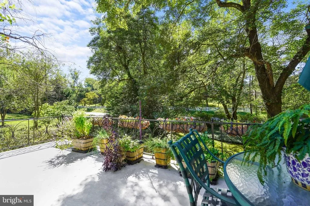 Photo of 9233 FARNSWORTH DRIVE