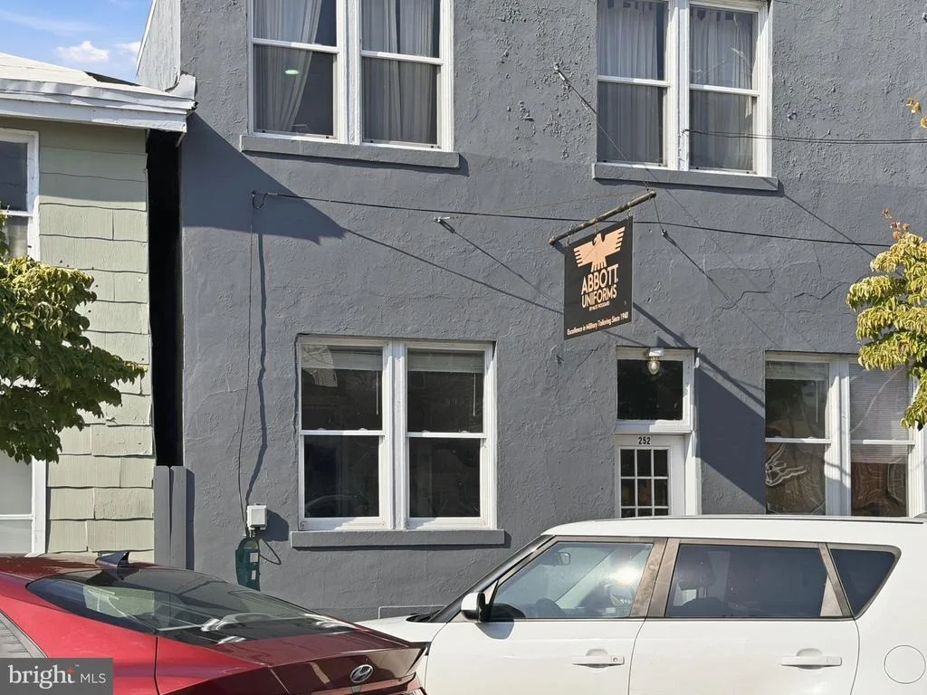 Photo of 320 3RD AVENUE