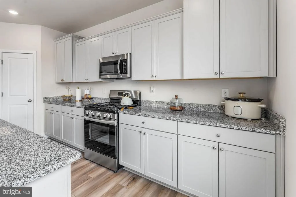 Photo of 5196 NEWPORT CIRCLE