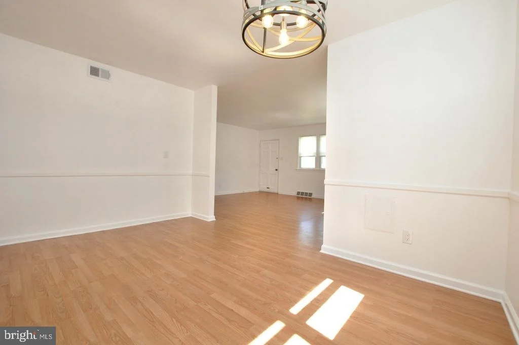 Photo of 432 N COLES AVENUE