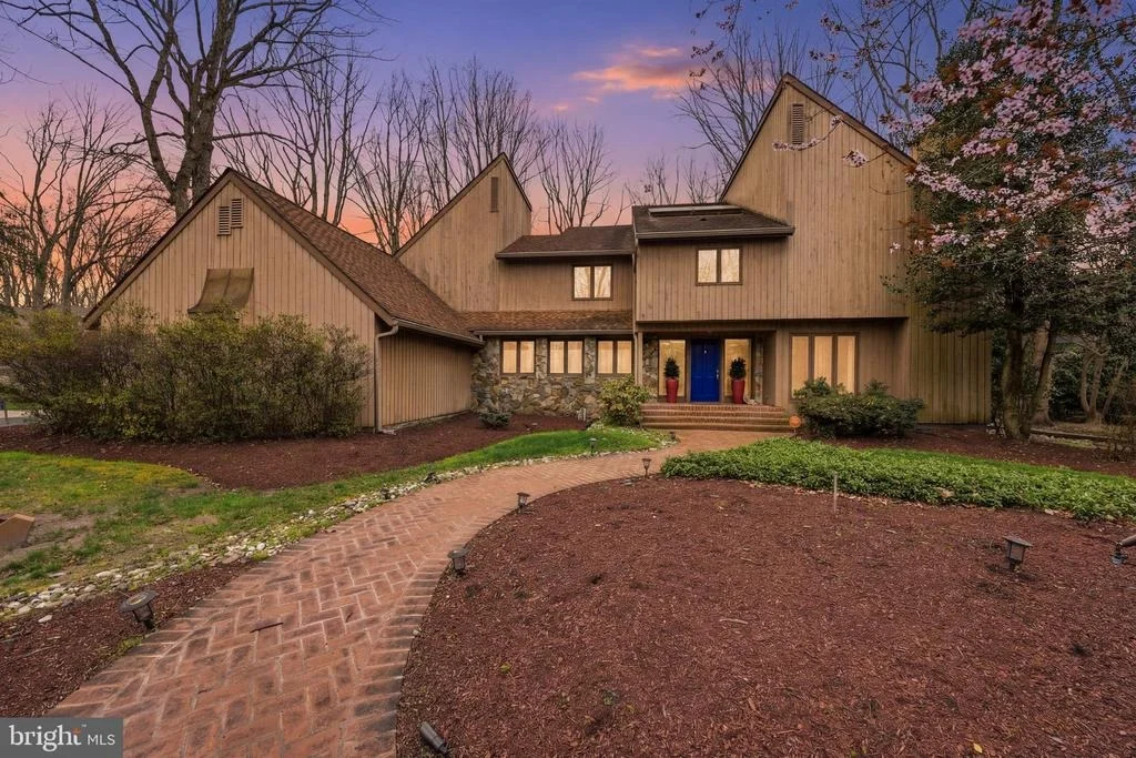 Photo of 1 WINDSOR DRIVE
