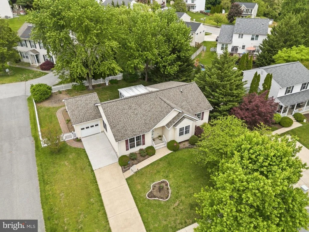 Photo of 704 COLLIER COURT