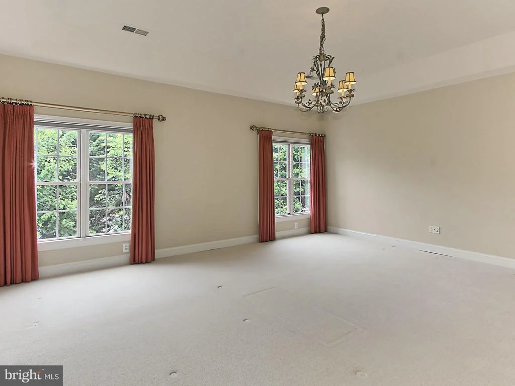 Photo of 2727 ROBALEED WAY