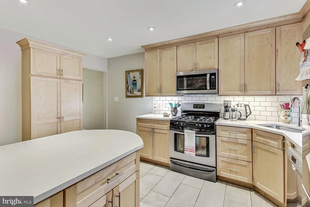 Photo of 210 8TH STREET SE