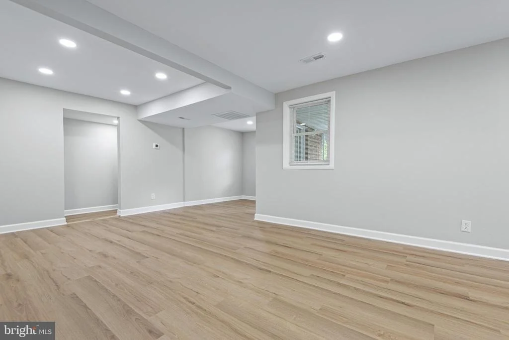 Photo of 1404 SPRING AVENUE