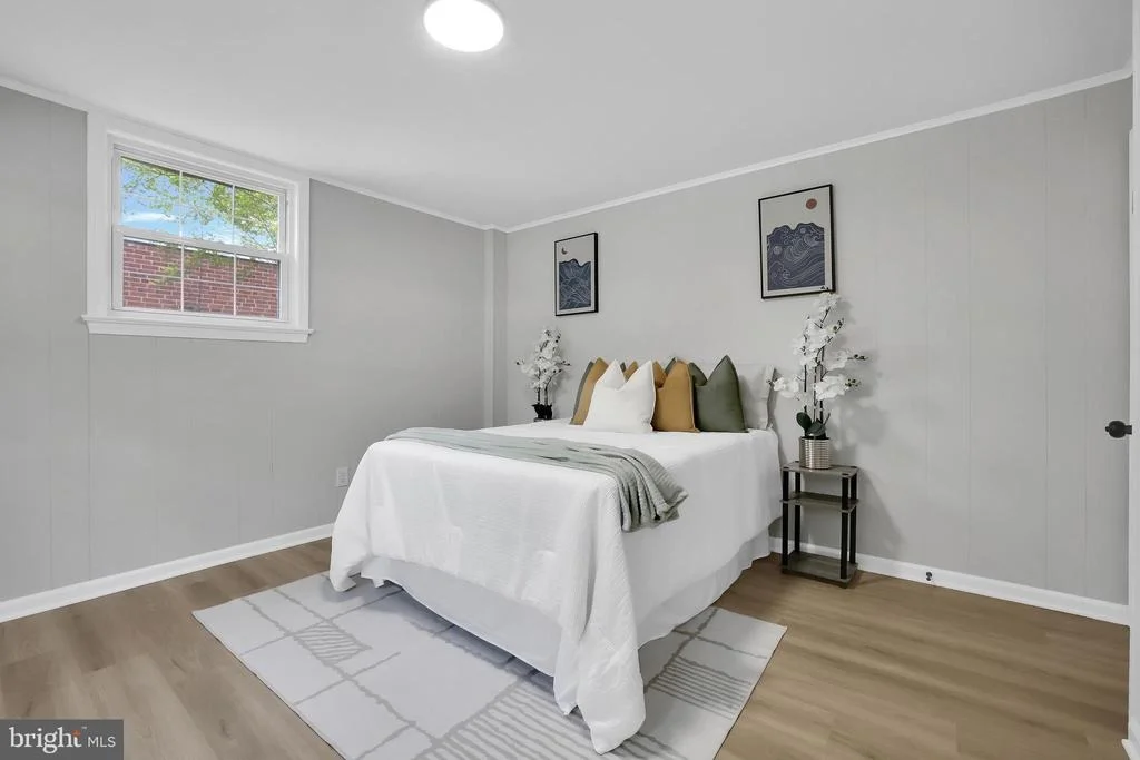 Photo of 833 LOXFORD TERRACE