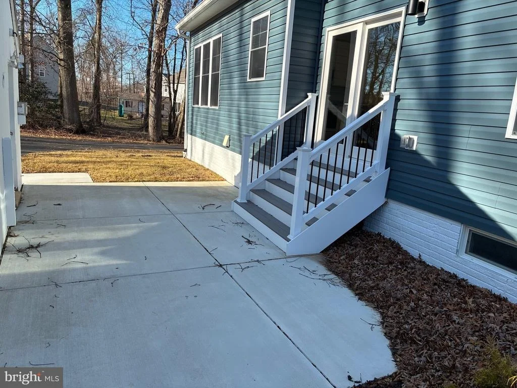 Photo of 413 TRIMBLE ROAD
