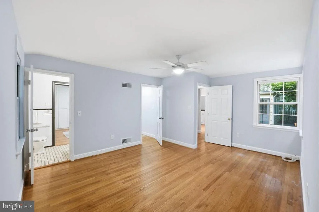 Photo of 5910 OVERLEA ROAD