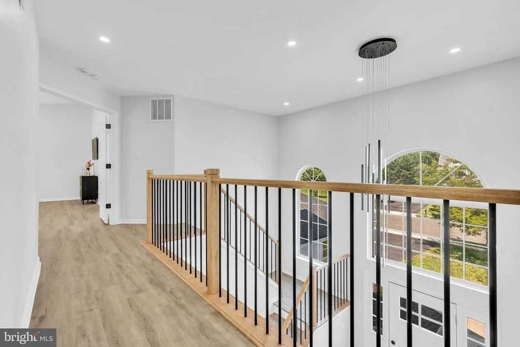 Photo of 1055 HUNTINGDON DRIVE
