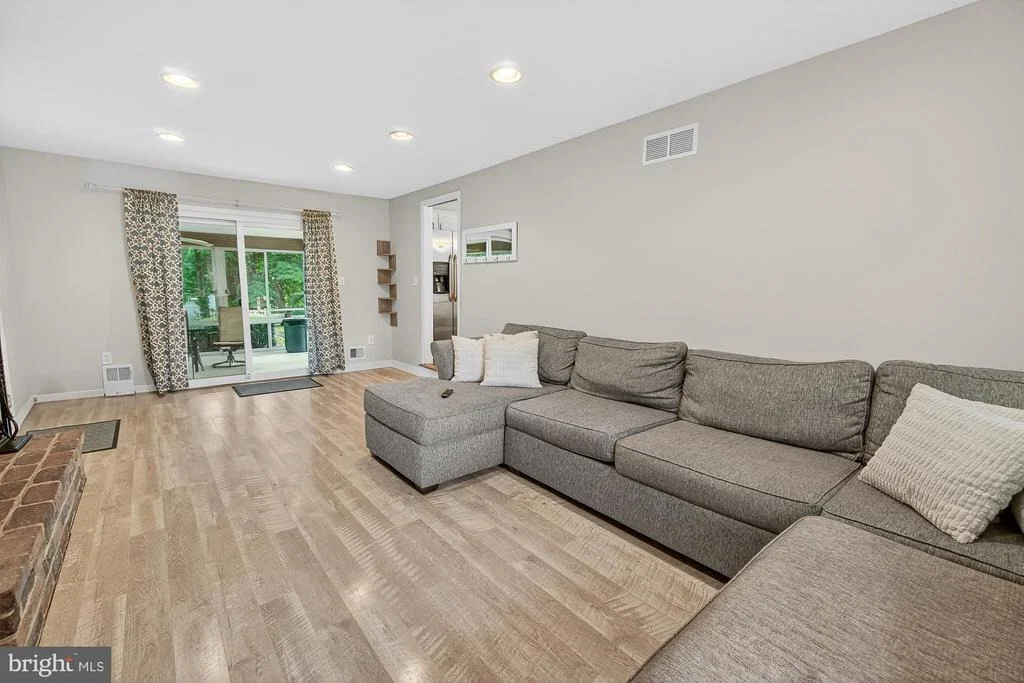 Photo of 8000 GLENDALE COURT